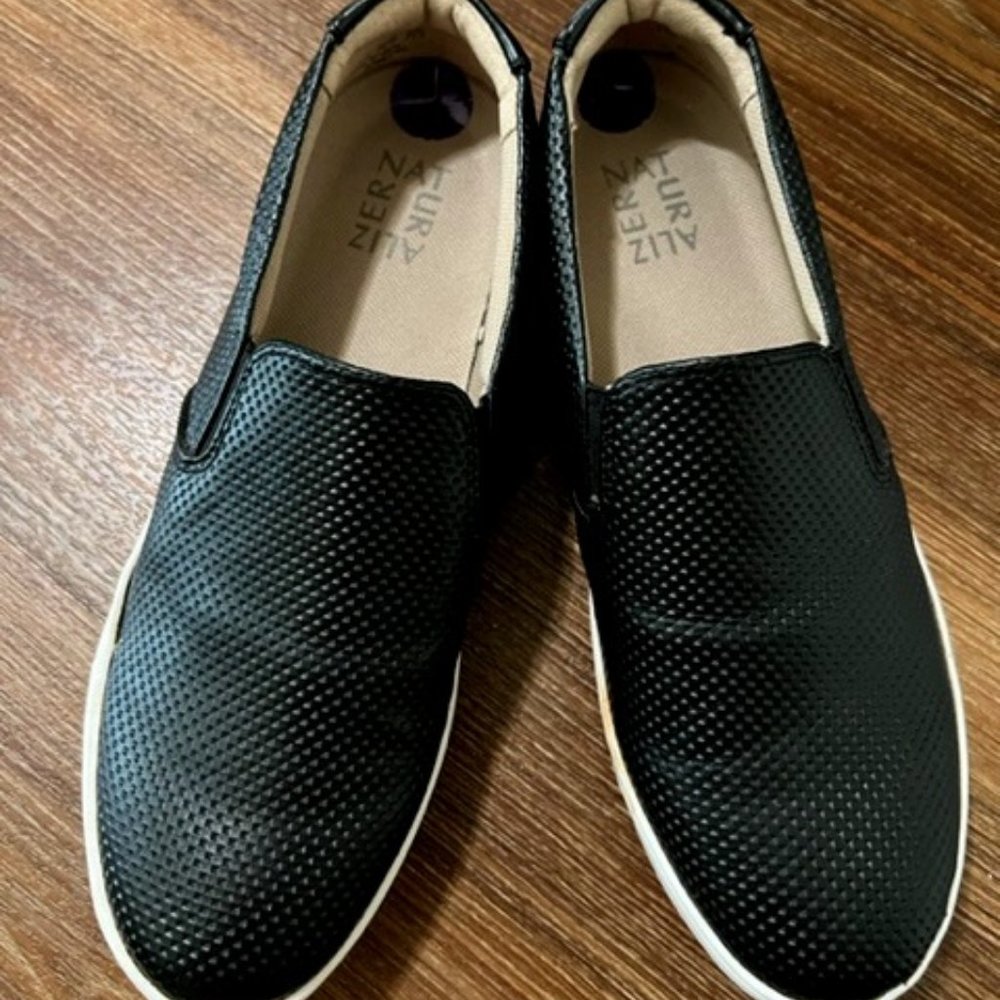 Naturalizer Audrey Black Leather Slip-On Sneaker